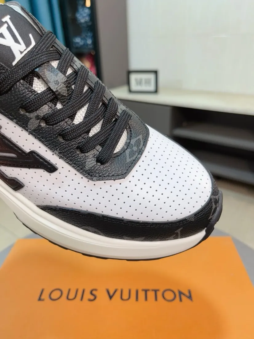 Men's shoes💰458🌸🌸【LV】Louis Vuitton🔍Top Purchasing Agency🇮🇹 Lu Street Fashion God's new sports shoes are coming and are on sale at the counter simultaneously. Original factory configuration, original cowhide fabric imported from Italy, high-quality embossed splicing complex process, sports fashionista, imported water-dyed sheepskin lining, sole: Wang Yuan factory specializes in original sole super comfortable, original factory follow-up goods 🔍🔍High quality, you can enter and leave the counter at will, welcome to compare and synchronize with the counter, code number 38-44, 45 customized